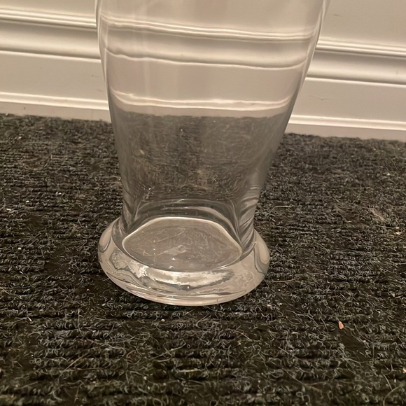 Elegant Clear Flower Vase - Picture 6 of 8